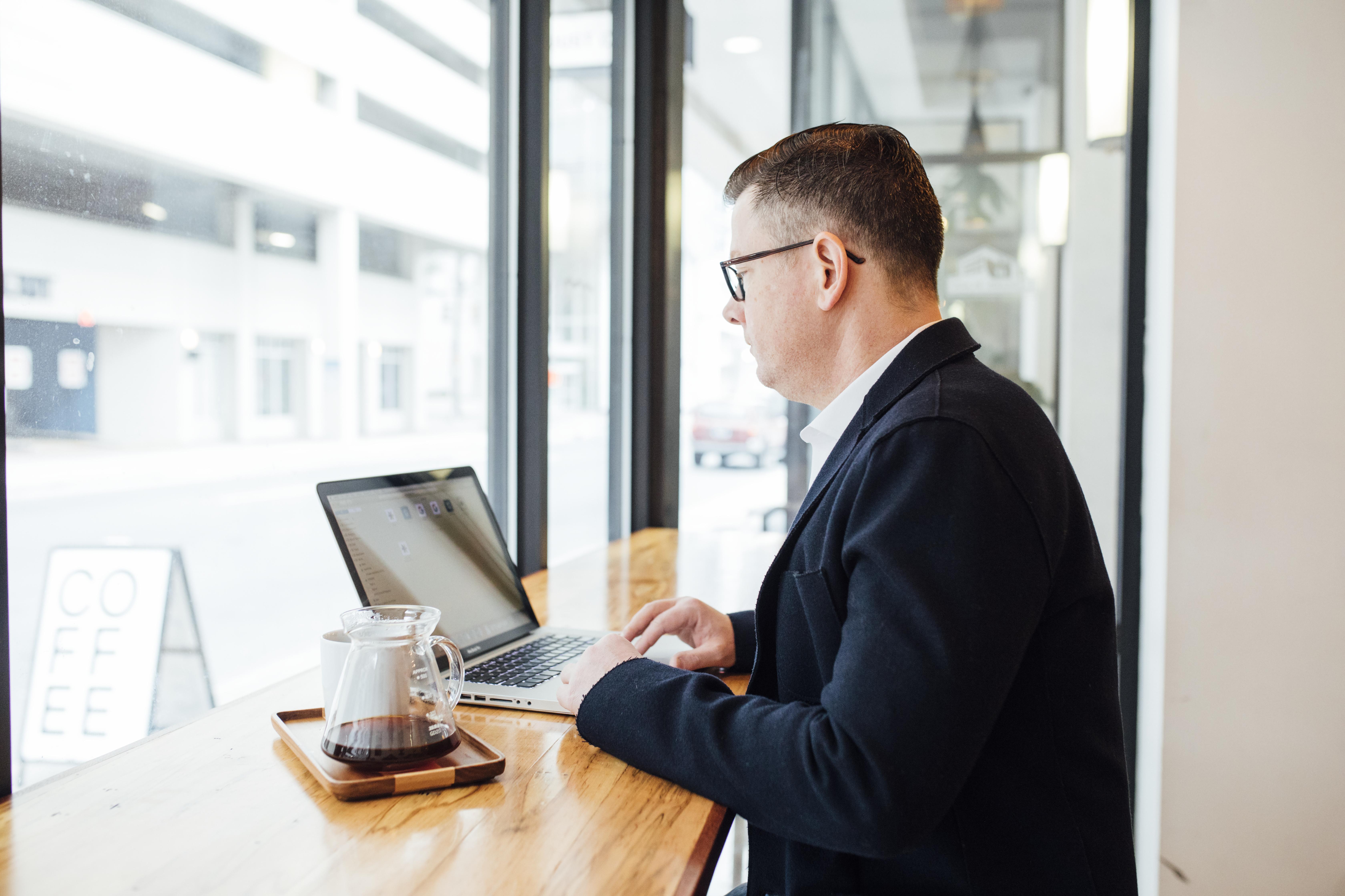 HOW SHOULD RETIREES INVEST IN A BULL MARKET? Thumbnail