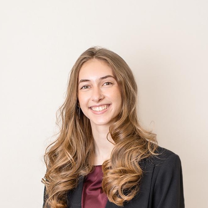 Eliza Latunski Photo