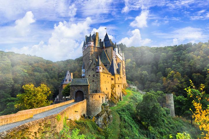 To build a strong castle, choose the right building blocks Thumbnail