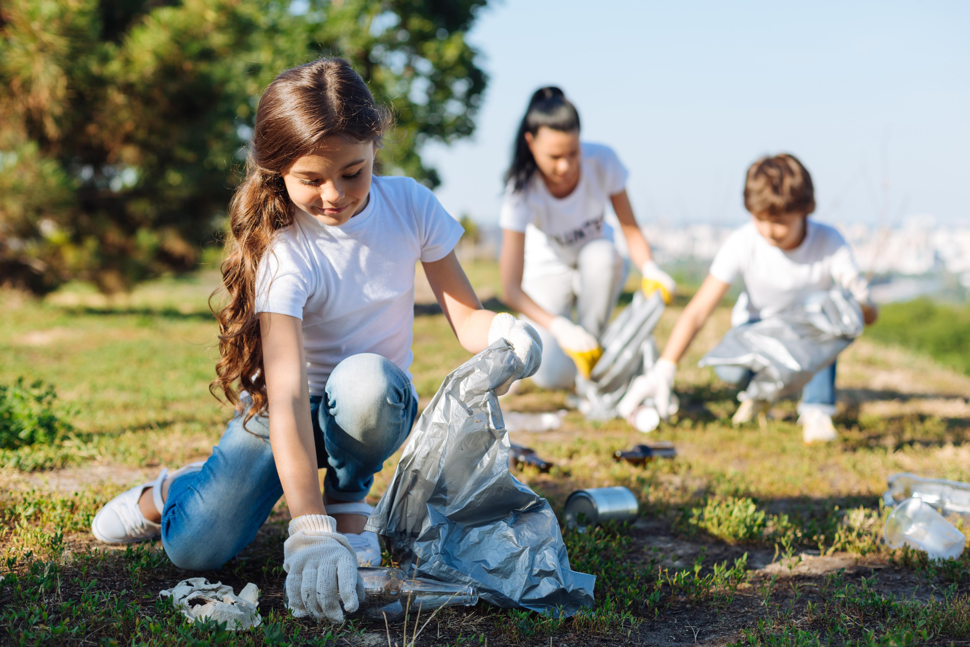 Five Reasons to Make Philanthropy a Family Affair Thumbnail