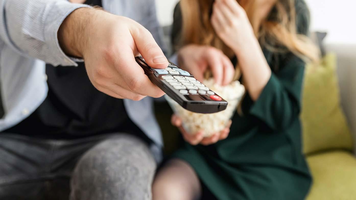 18 Bingeable Series to Watch This Fall As We Continue Social Distancing Thumbnail