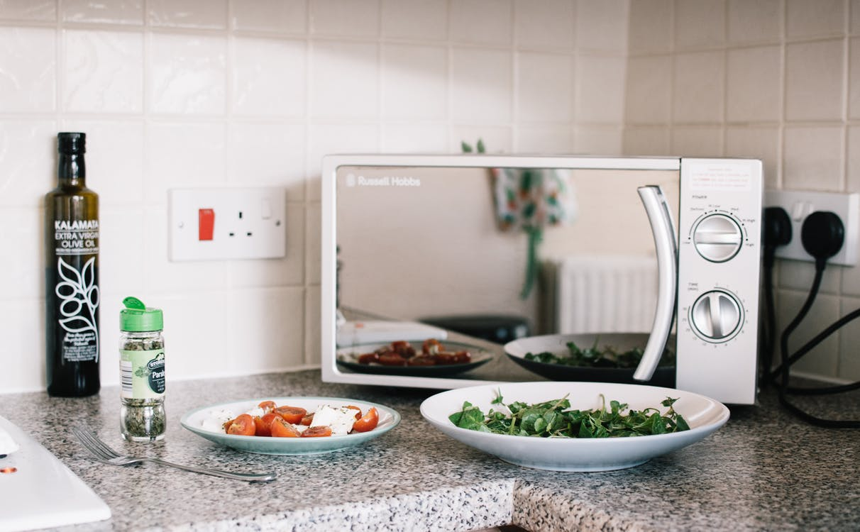 A Microwave Versus a Slow Cooker Thumbnail