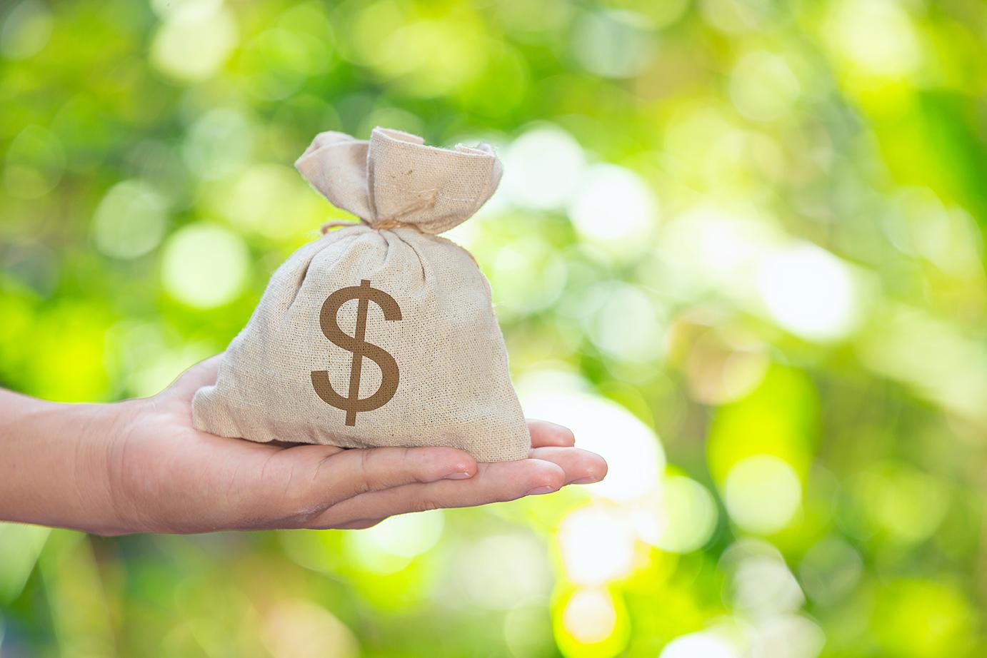 Want to Buy Gold? Would You Rather Earn 6.5% or 1.1%? Thumbnail