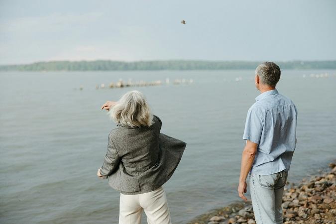 One Retirement Question, Two Different Answers: Who Should We Trust? Thumbnail