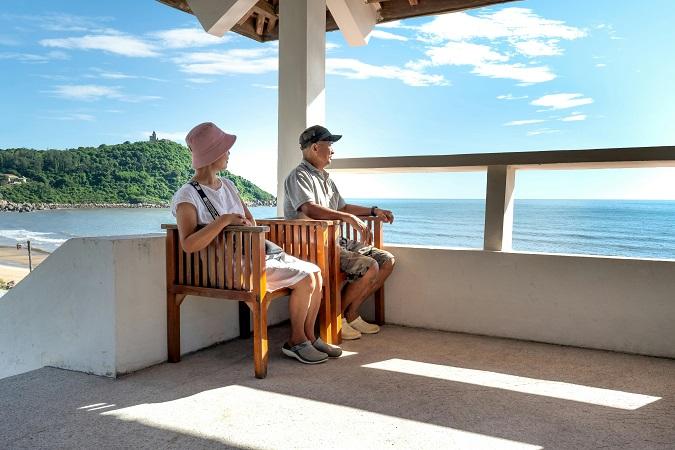 Why Retiring at 65 Could Be a Terrible Idea (For the Wealthy) Thumbnail