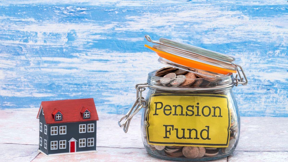 Should I overpay my mortgage or pay into a pension? Thumbnail