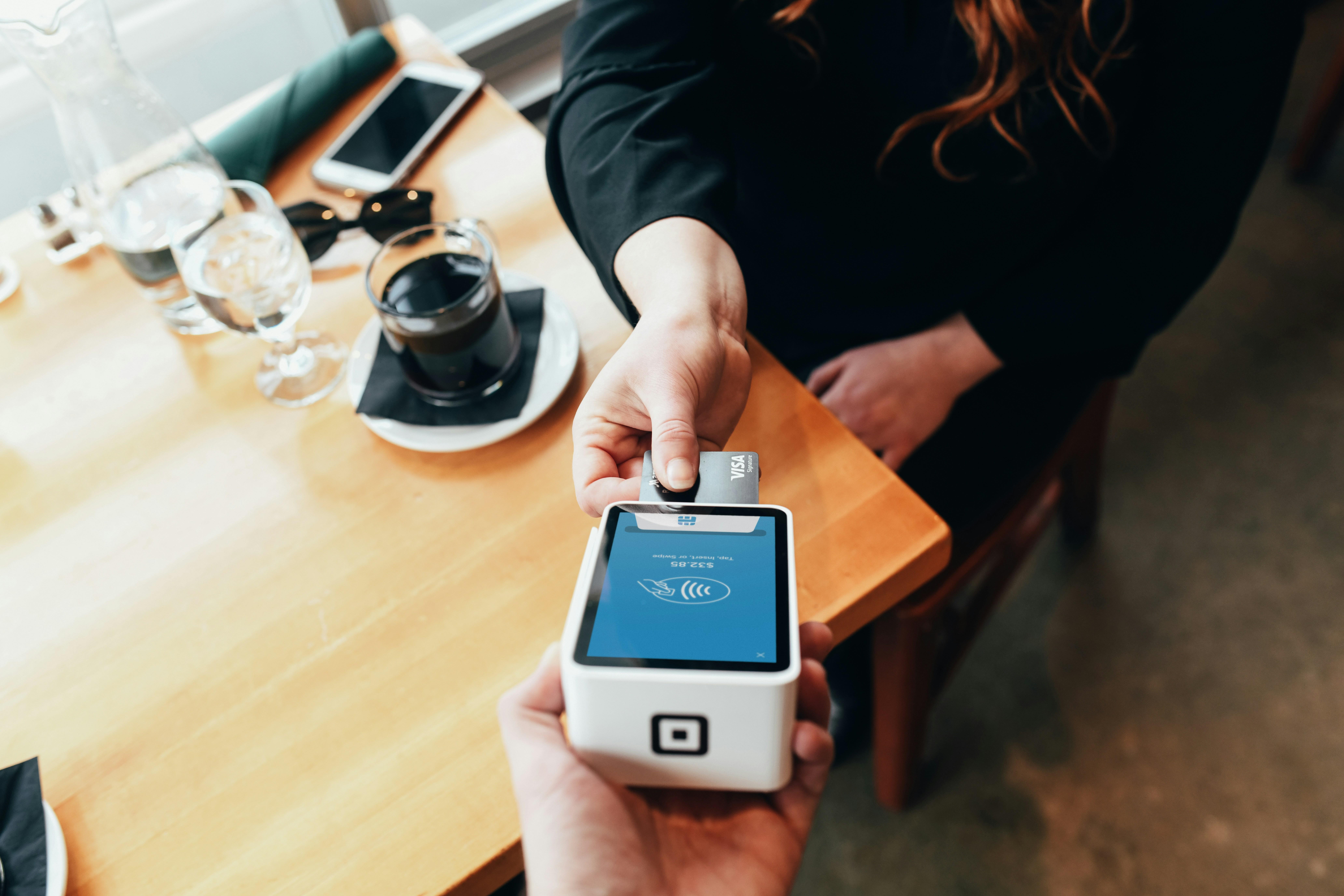 💳First Credit Card? – How to start smart in college Thumbnail