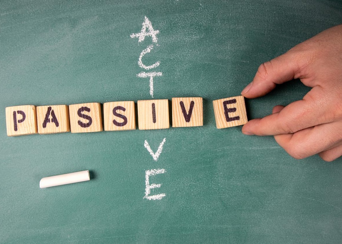 Passive vs. Active Investing Thumbnail
