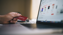 Recognizing and Avoiding Online Scams Thumbnail