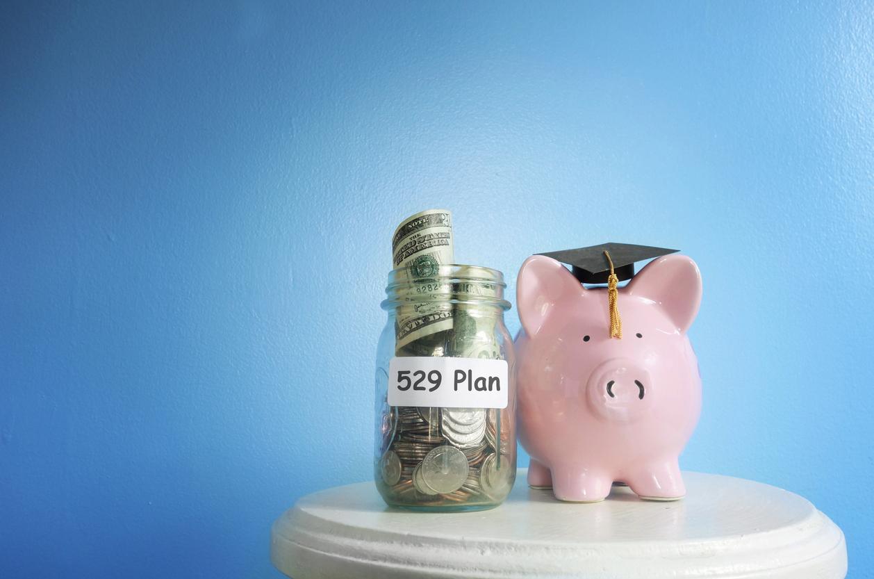 What is the best way to save for a child’s college education? Thumbnail