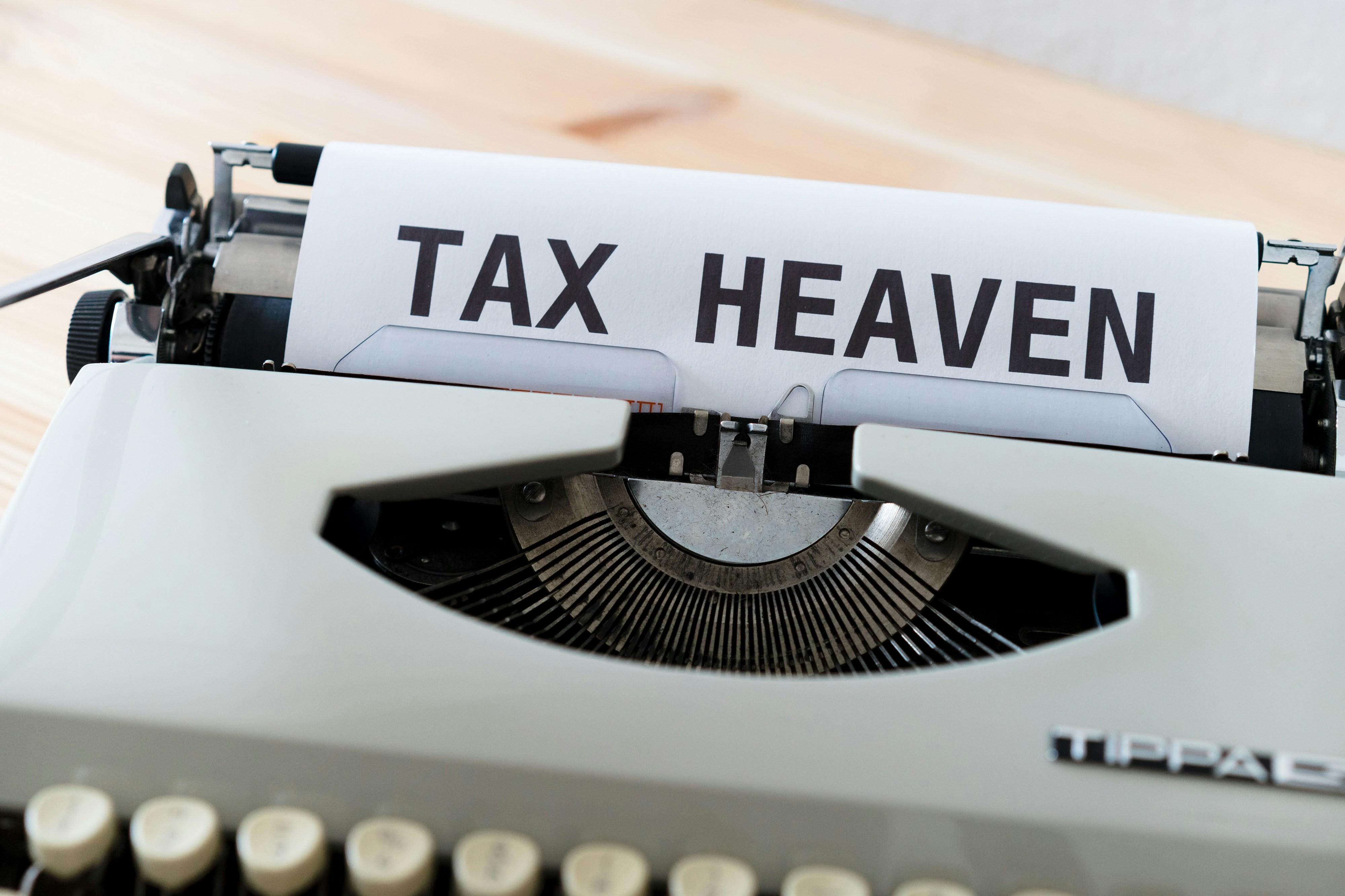Year-End Tax Planning Playbook: Charitable Giving, Capital Gains, and Tax Savings Thumbnail