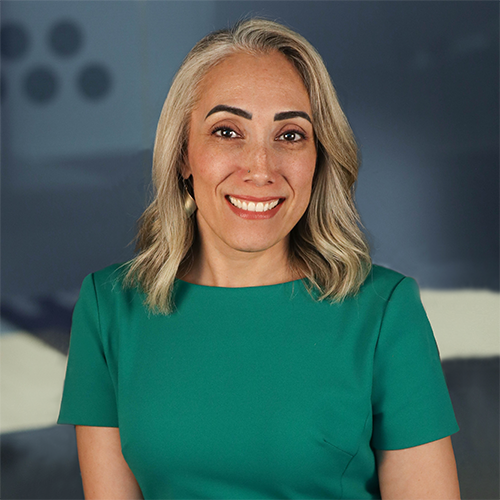 Liz Arraiz headshot
