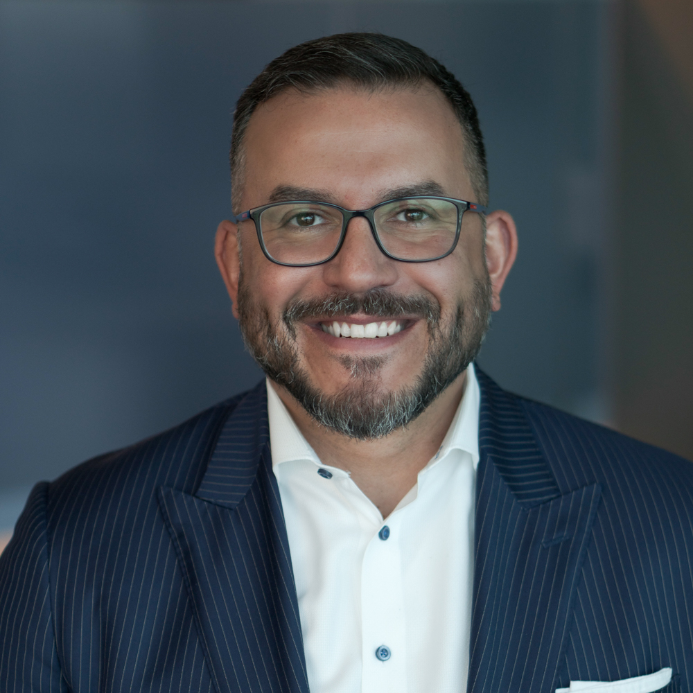 Manny Amezcua headshot