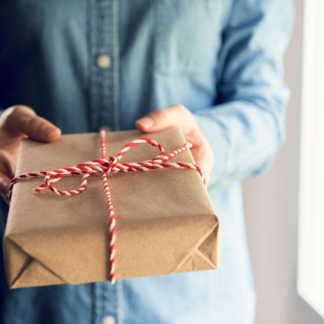 Year-End Giving: Should You Go Big or Spread It Out? Thumbnail