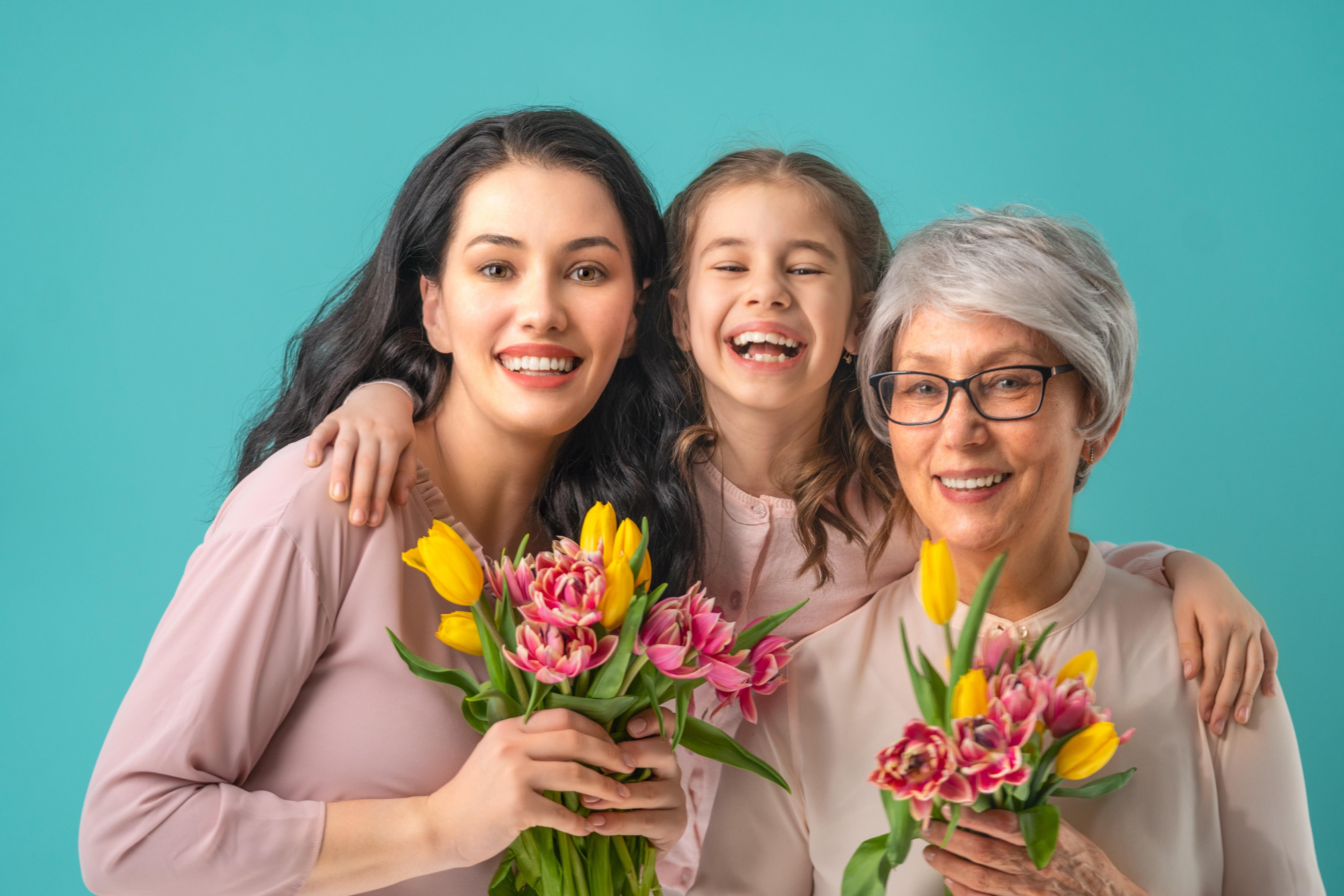 Financial Lessons We've Learned from our Mothers Thumbnail