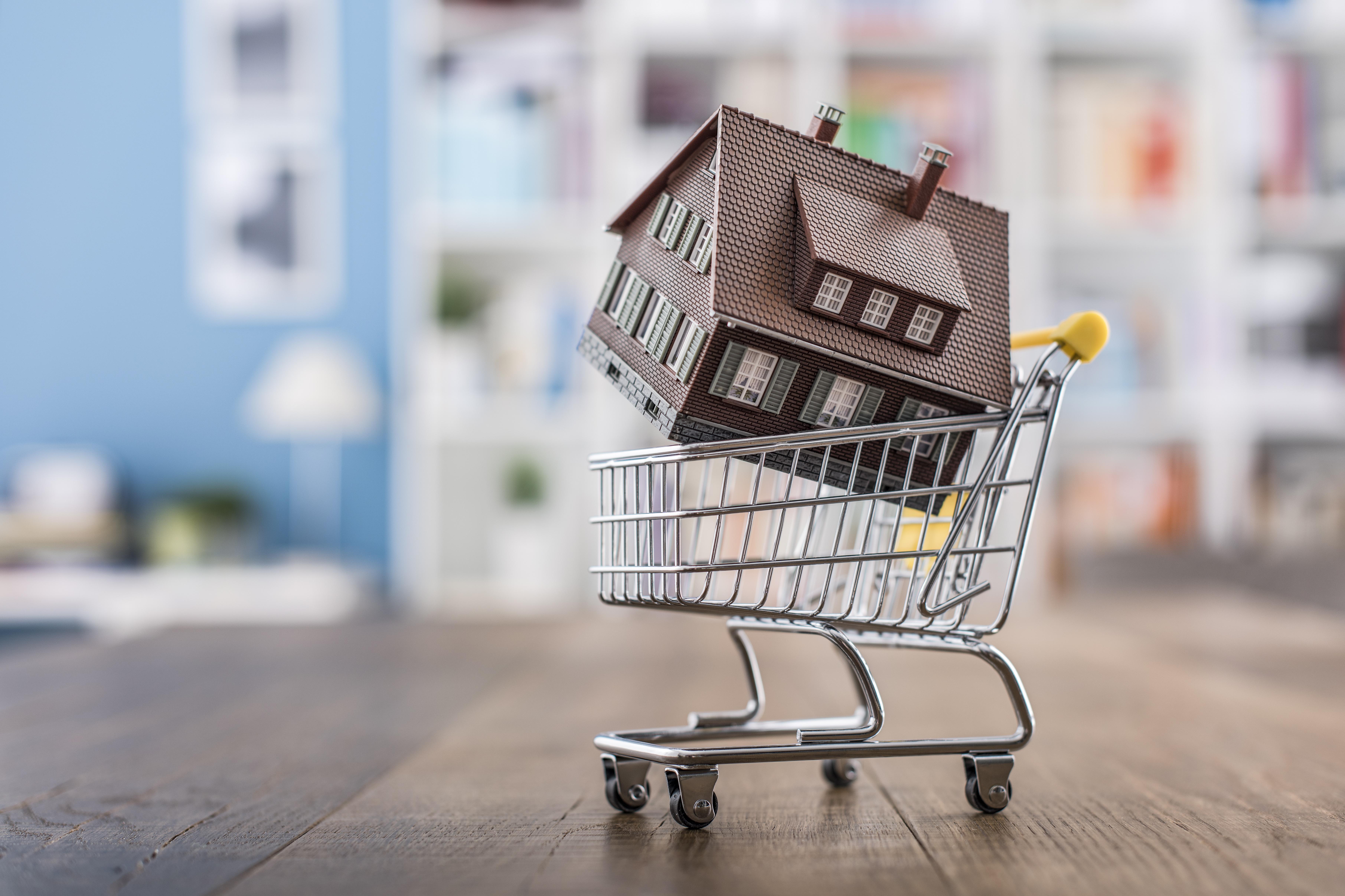 What to consider when buying your first home. Thumbnail