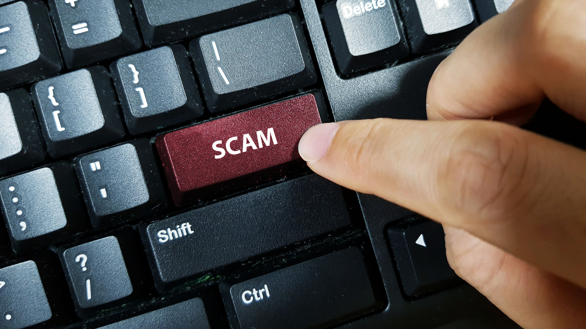 Cybersecurity for Your Finances: How to Spot Fake Bank and Investment Fraud Alerts Thumbnail