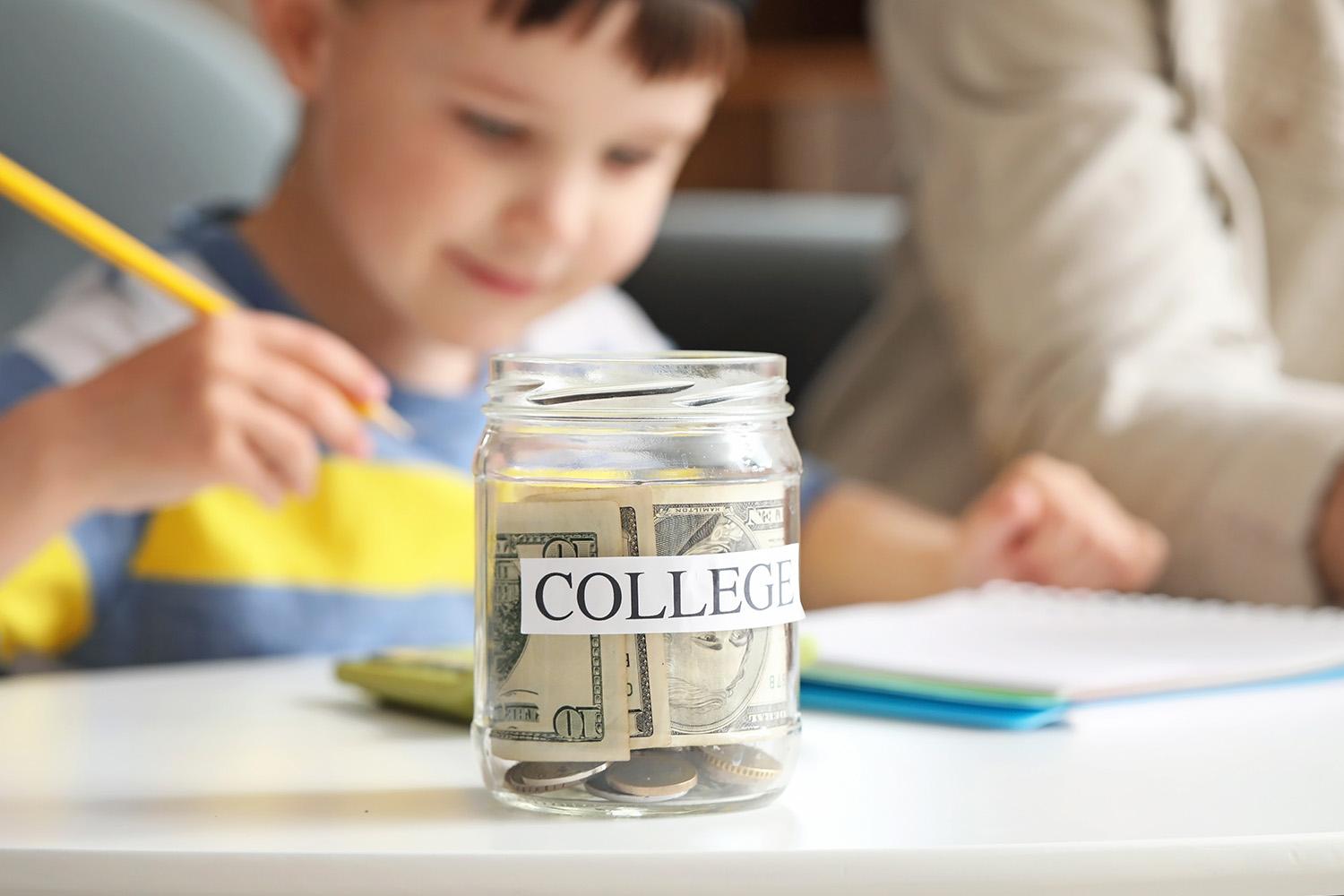 National College Savings Month: Tips for Parents and Students Thumbnail