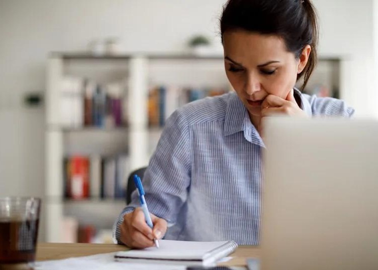 13 Bad Habits That Are Hurting Your Retirement Savings Thumbnail